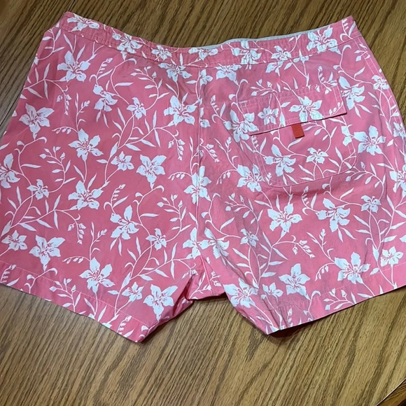 GAP Pink Floral Women's Shorts - Picture 4 of 4